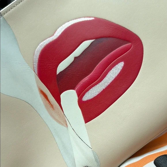 Coach LTD EDITION COACH X TOM WESSELMANN TURNLOCK WRISTLET LIPS IVORY CA221 - Picture 9 of 12